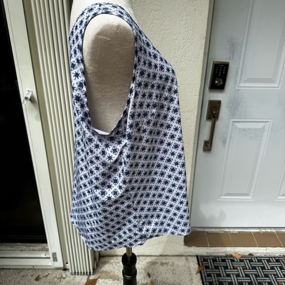 TIME & TRU.‎ Blue medallion print. Sleeveless. Size 2XL. - Picture 4 of 8